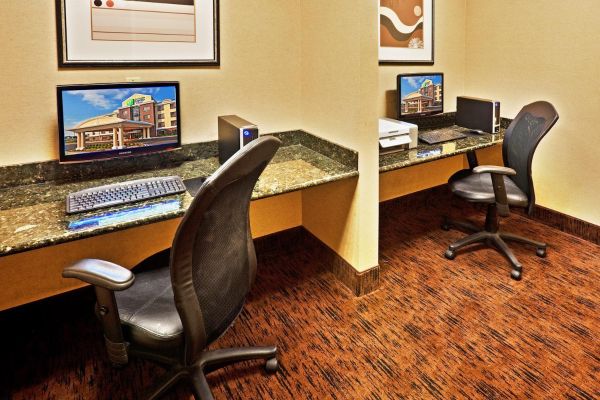 Holiday Inn Express & Suites BARTLESVILLE (Bartlesville)